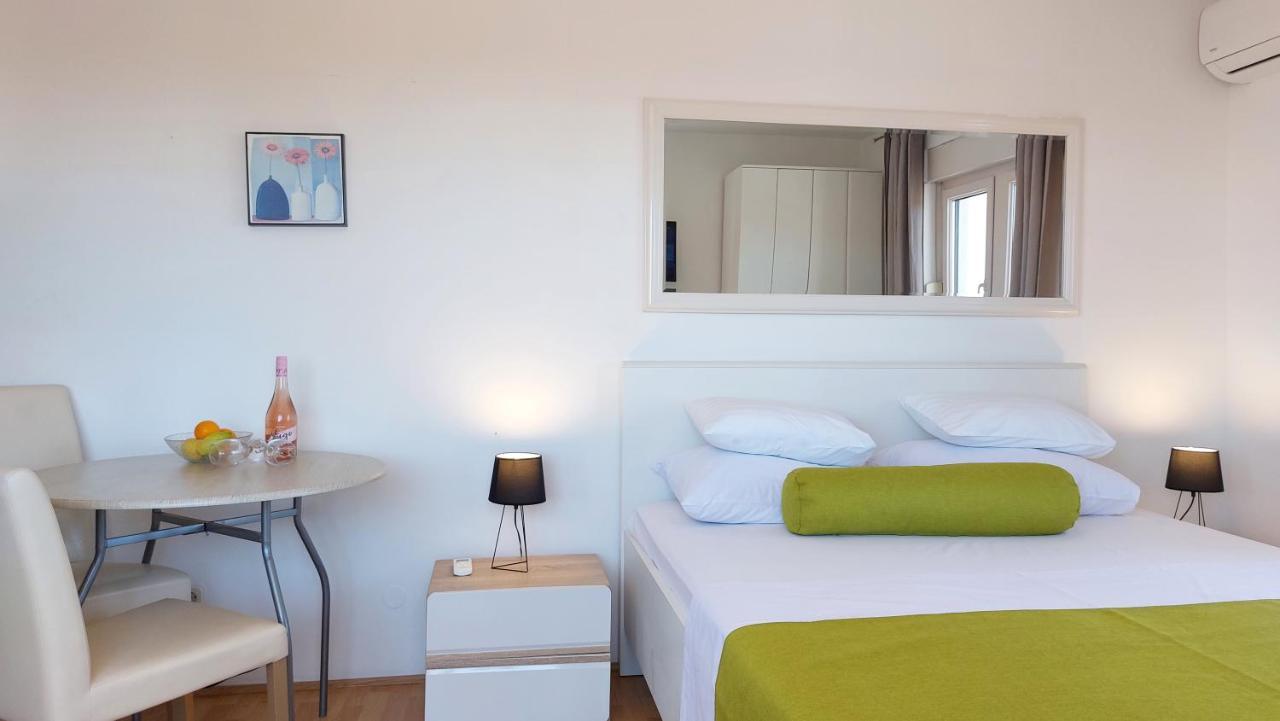 Sea Side Apartments Vodice Exterior foto
