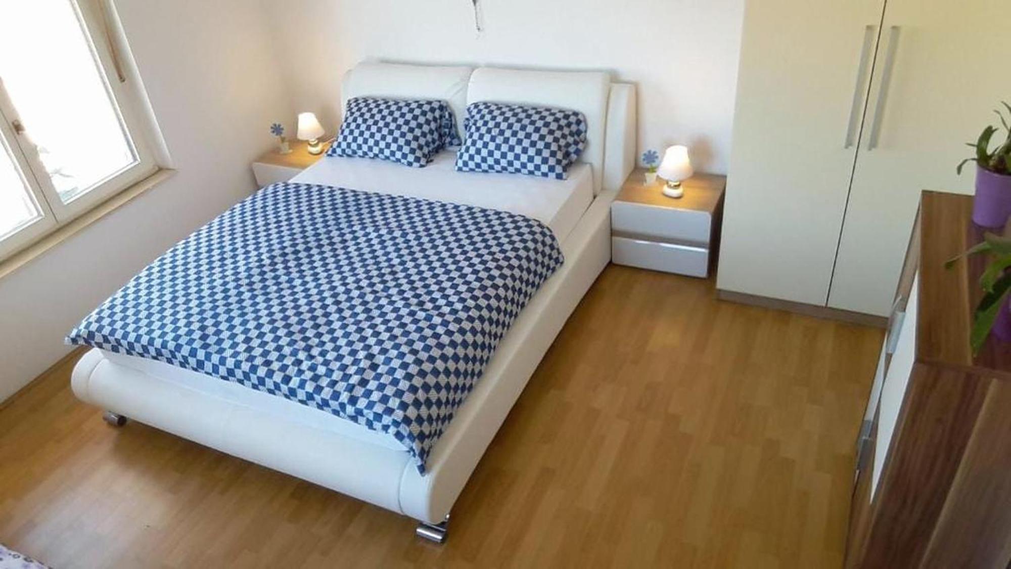 Sea Side Apartments Vodice Quarto foto
